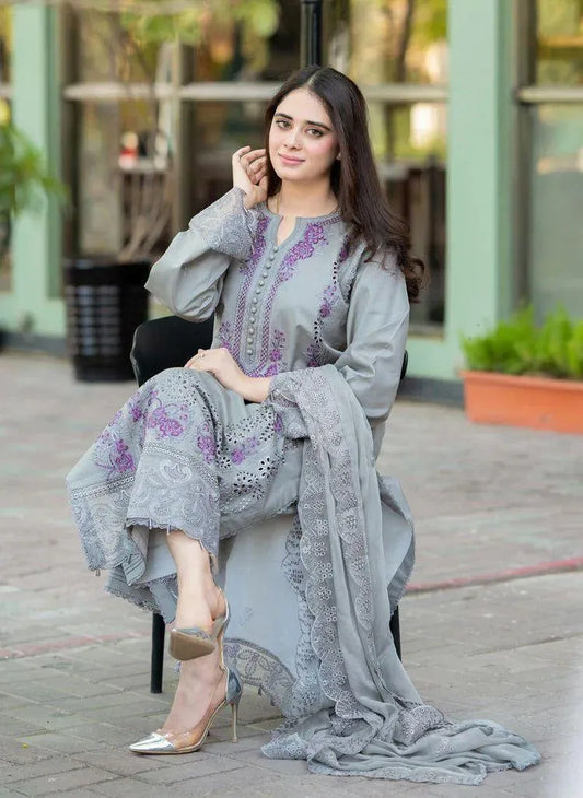 Lawn Suit Grey with Chikenkari Dupatta